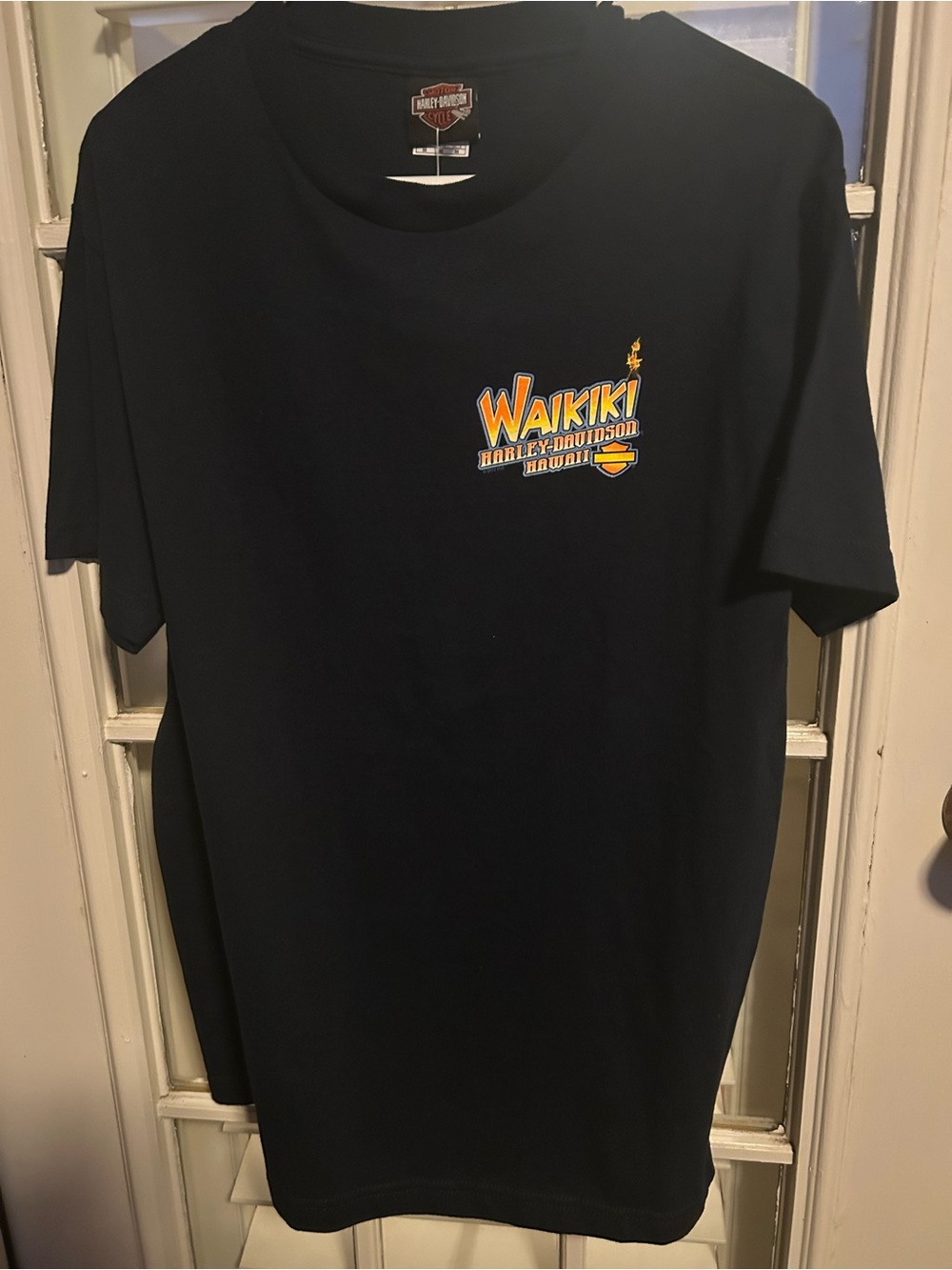 Harley-Davidson Black Tee with Waikiki Chest Logo - Picture 1 of 3